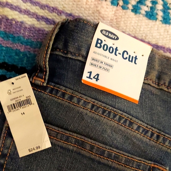 NWT Old Navy Boot-cut Jeans - Picture 2 of 9